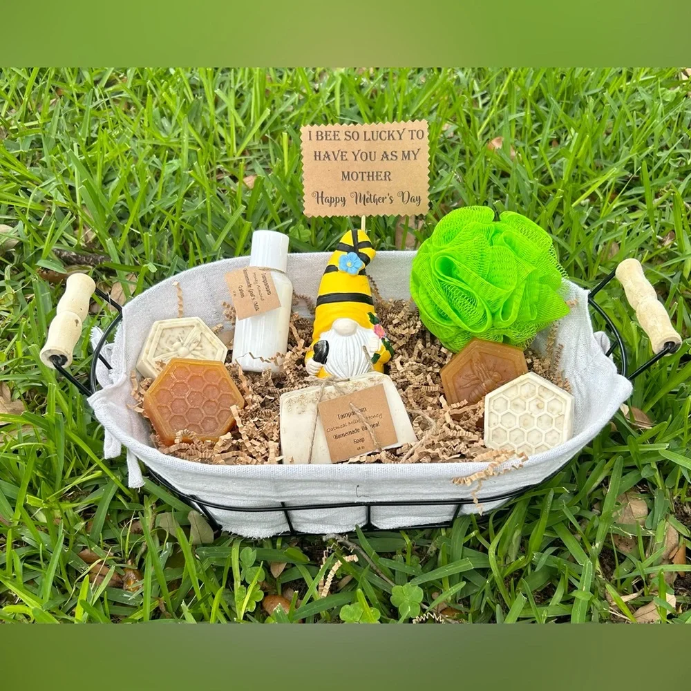 Mother’s Day Bee Pampering Basket - Picture 3 of 4